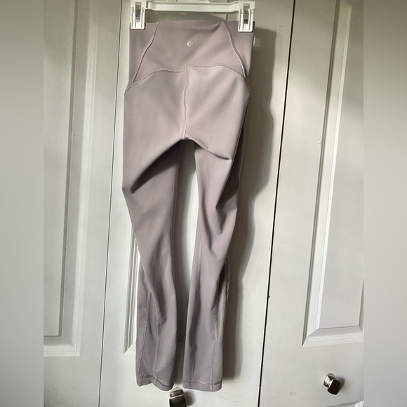 Lululemon High Waisted Light Purple Grey Train Times Leggings 24” ( size 0 ) - Picture 6 of 11